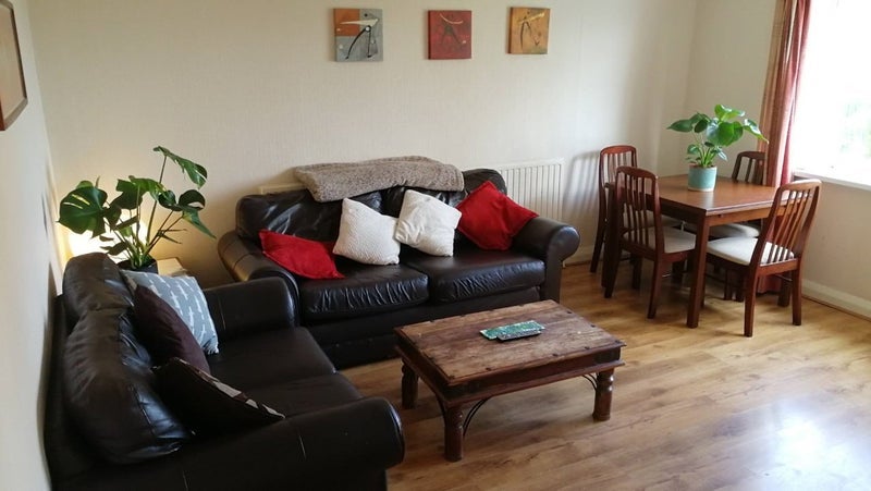 Flat King Edward Crescent in Leeds
