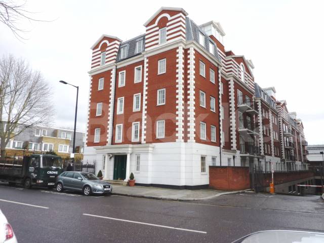 Flat Parkway in Greater London