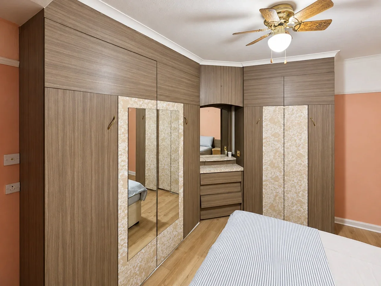 Room London Road in Greater London
