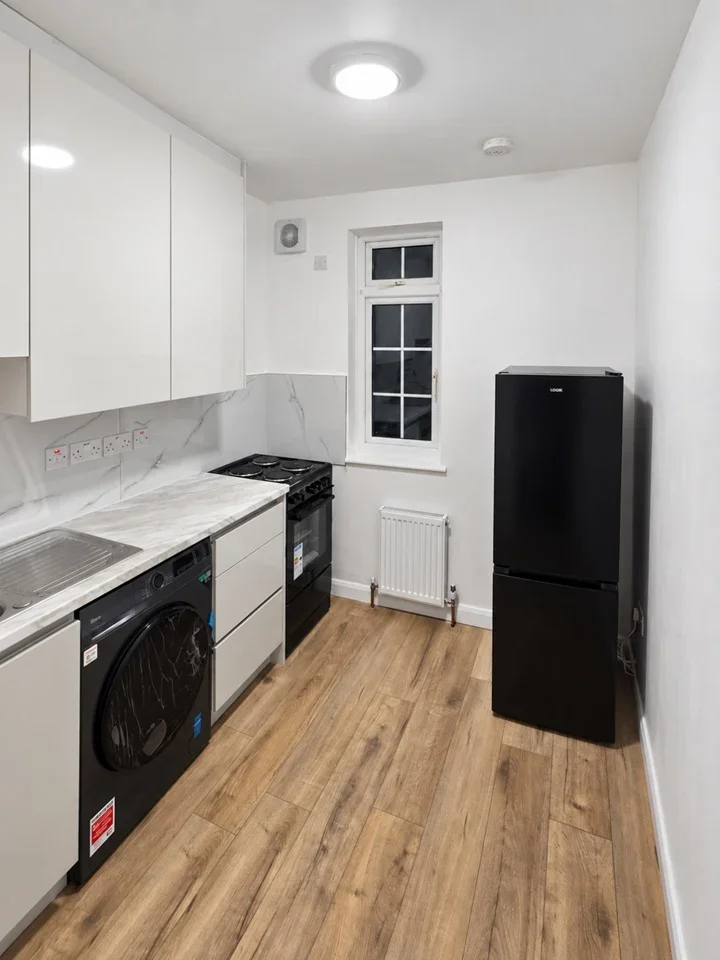 Room London Road in Greater London