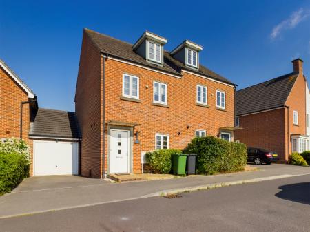 House Carter Drive in Basingstoke and Deane