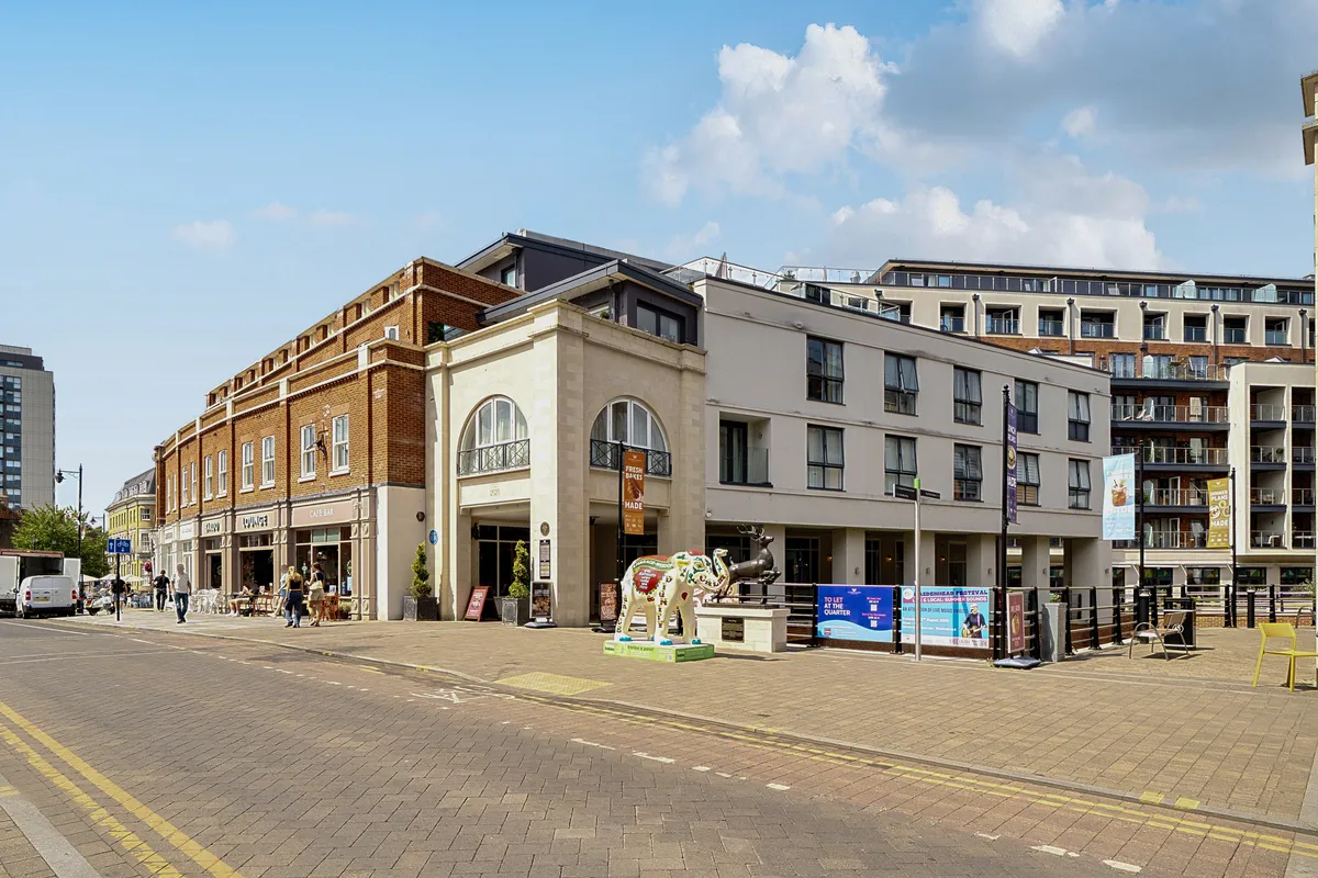 Flat High Street in Maidenhead