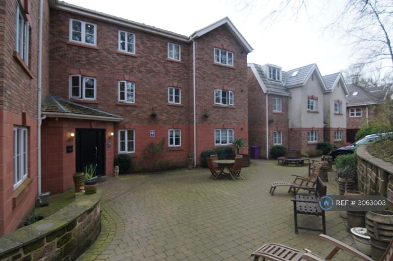 Flat Three Acres Close in Liverpool