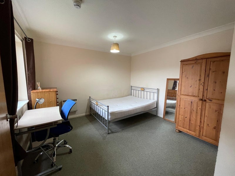 Room Alfreton Road in Nottingham