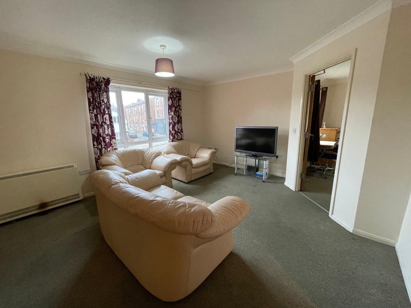 Room Alfreton Road in Nottingham