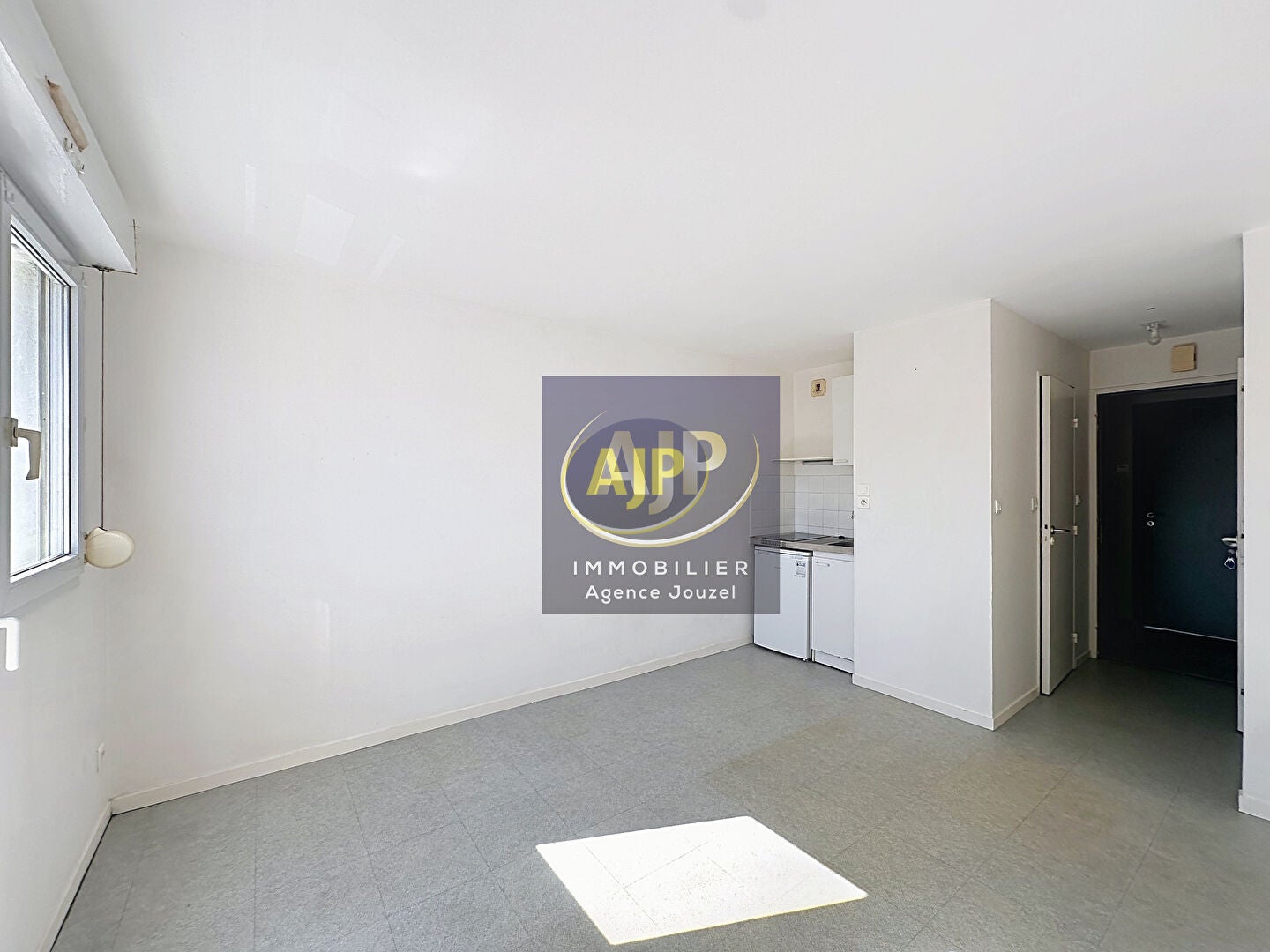 Flat Rue du Fouzon in La Vernelle