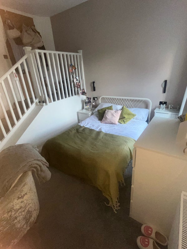 Room Seymour Road in Liverpool