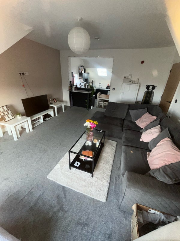 Room Seymour Road in Liverpool