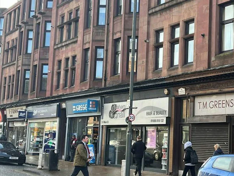 Flat Main Street in Uddingston