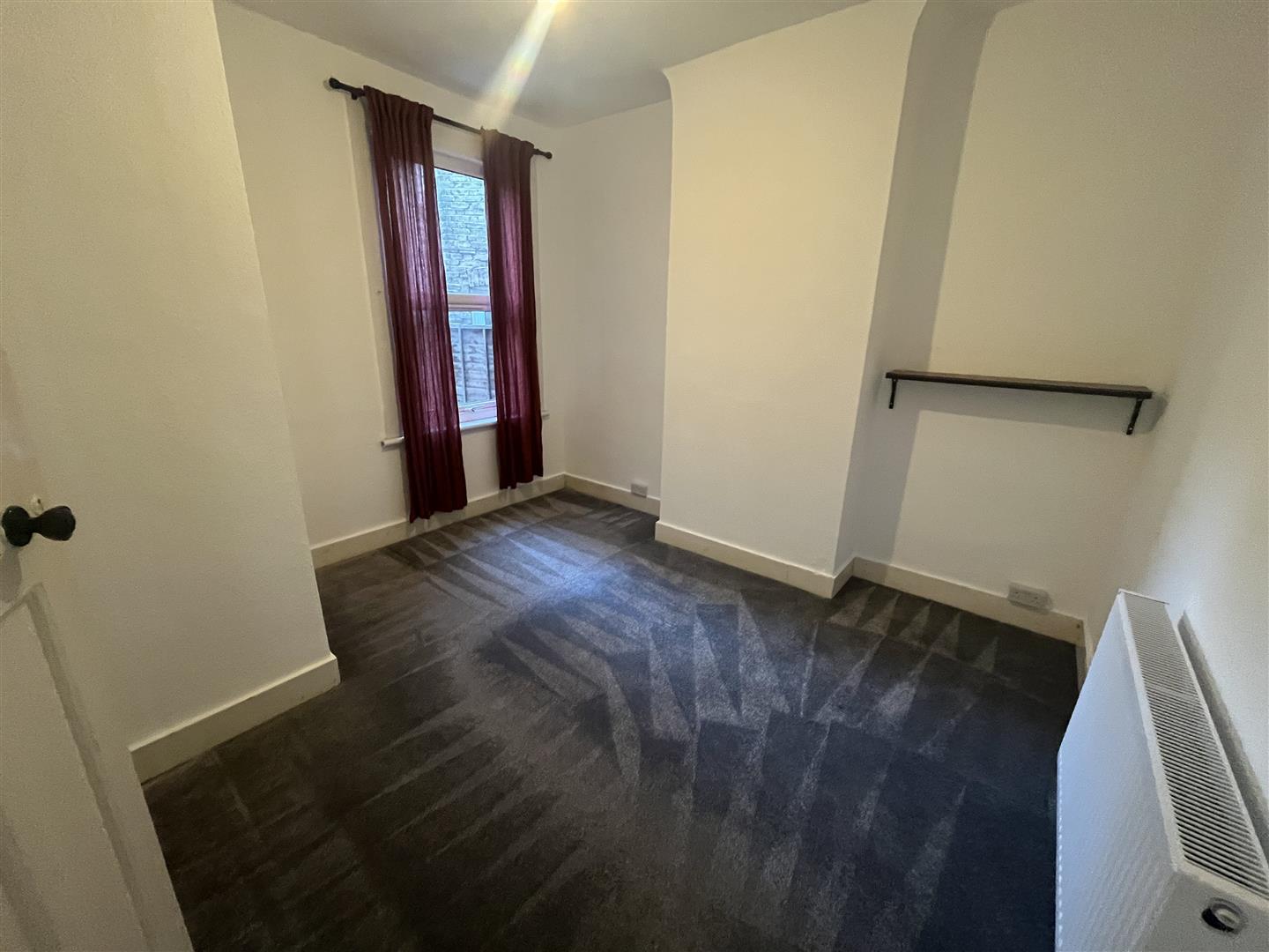 Flat Twickenham Road in Greater London