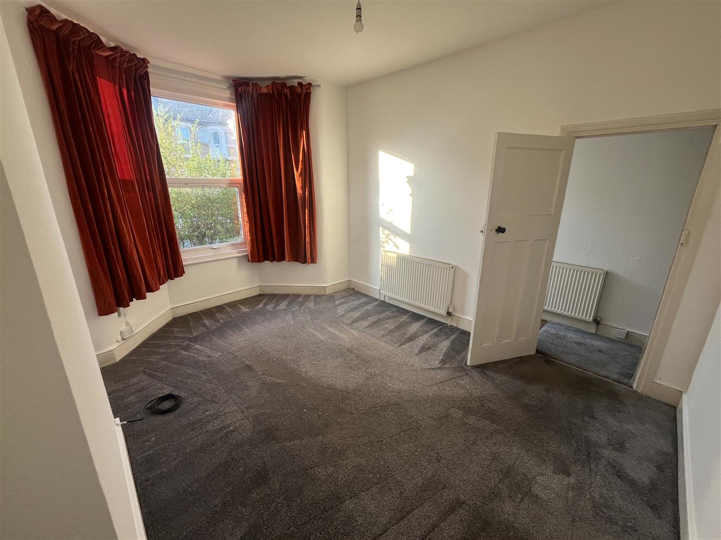 Flat Twickenham Road in Greater London
