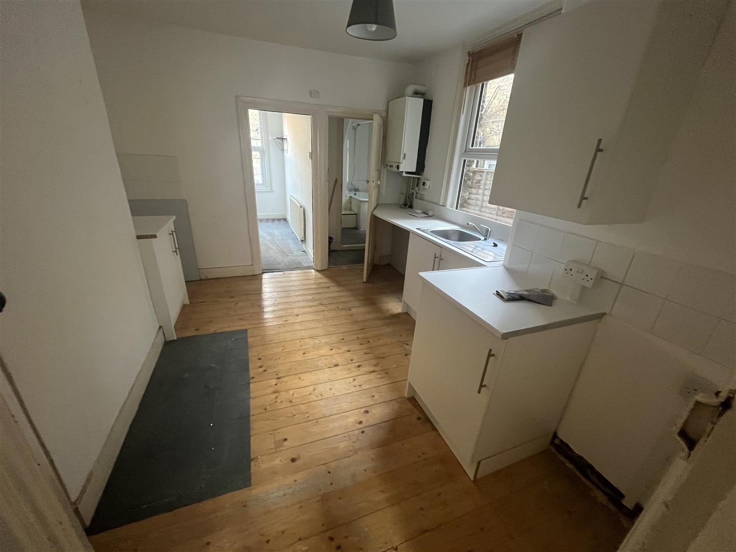 Flat Twickenham Road in Greater London