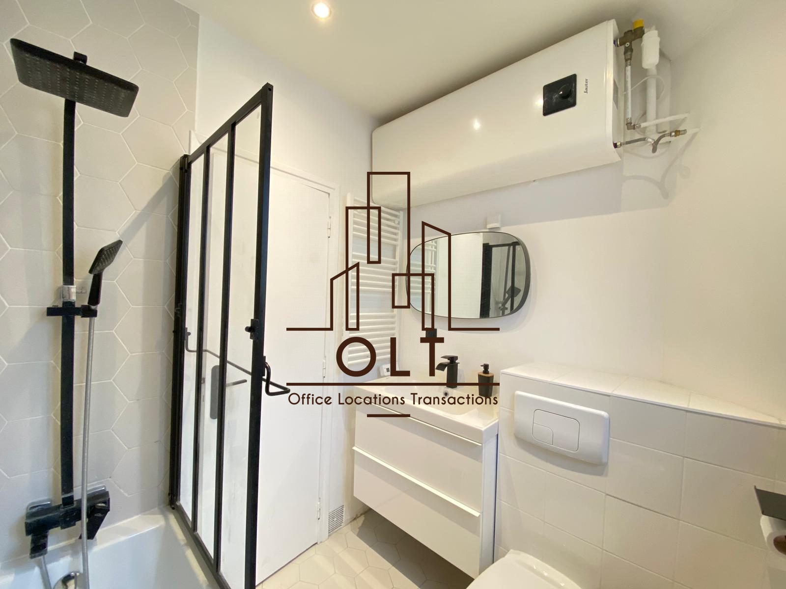 Flat Rue Honoré d'Estienne d'Orves in Suresnes