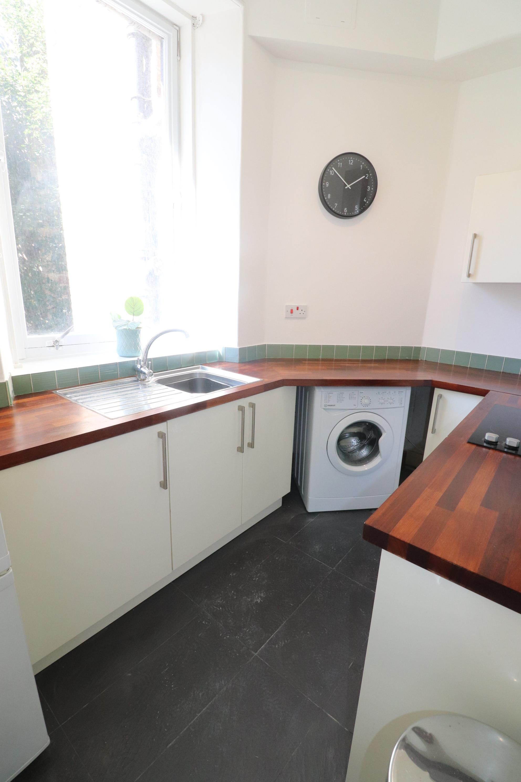 Flat Holburn Street in Aberdeen City