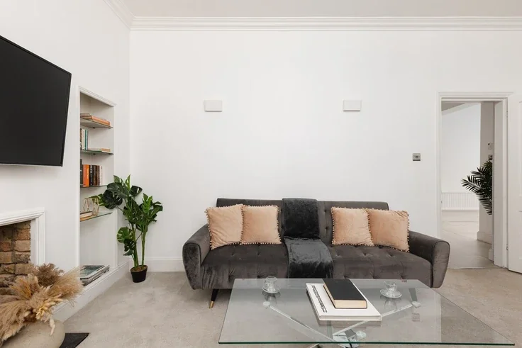 Flat Lennox Gardens in Greater London