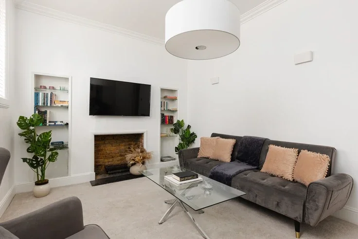Flat Lennox Gardens in Greater London