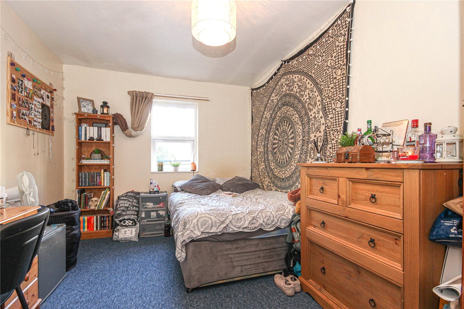Room Ashley Road in Bristol