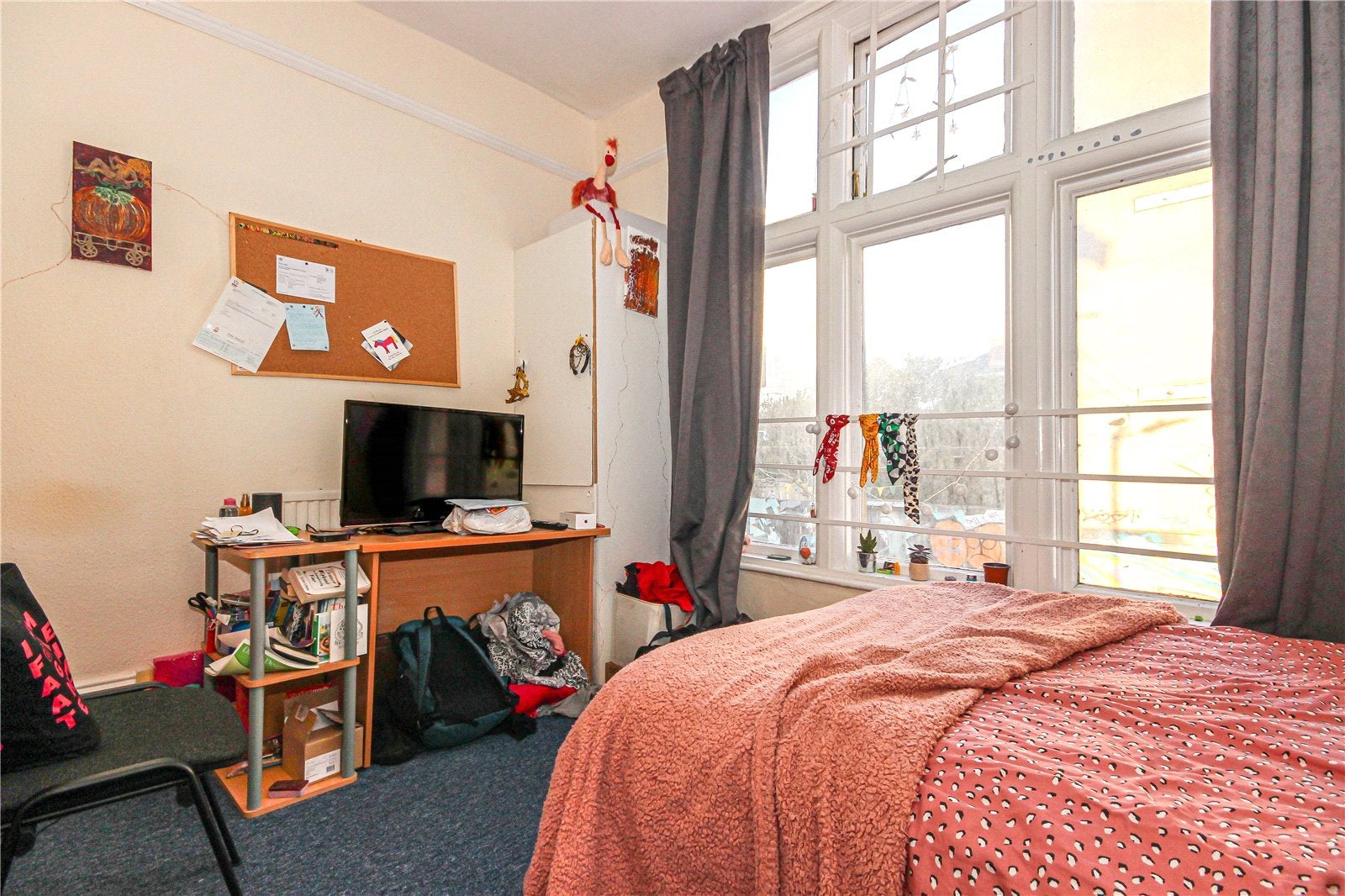 Room Ashley Road in Bristol