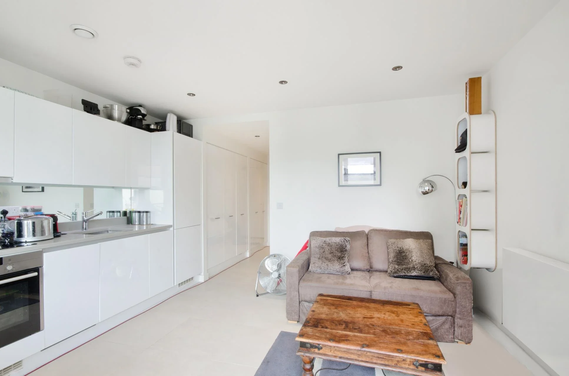 Flat Cobblestone Square in Greater London