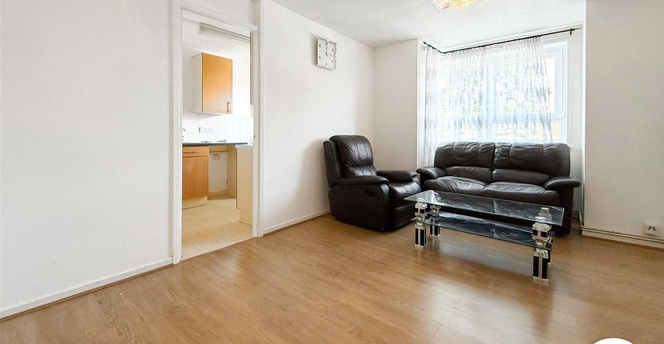 Flat Burrage Road in Greater London