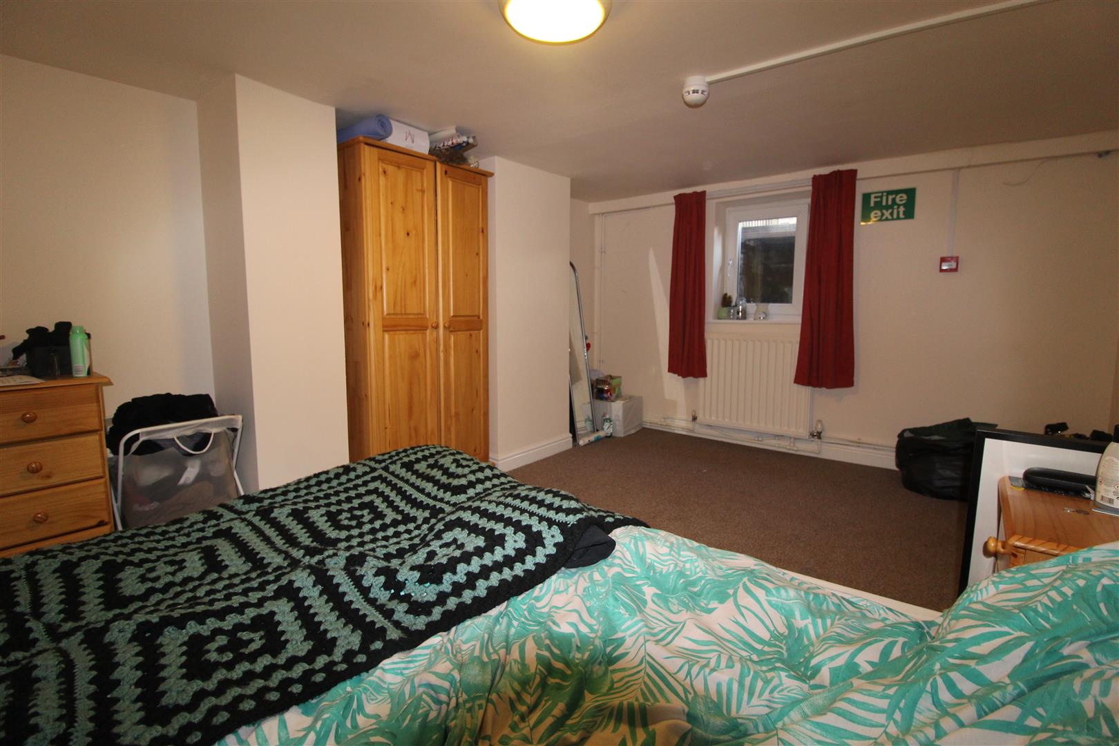 Flat Woodside Avenue in Leeds