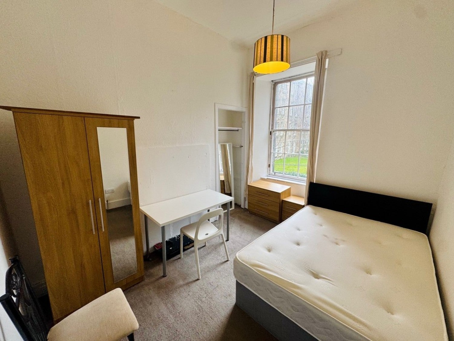 Room Great Western Road in Glasgow