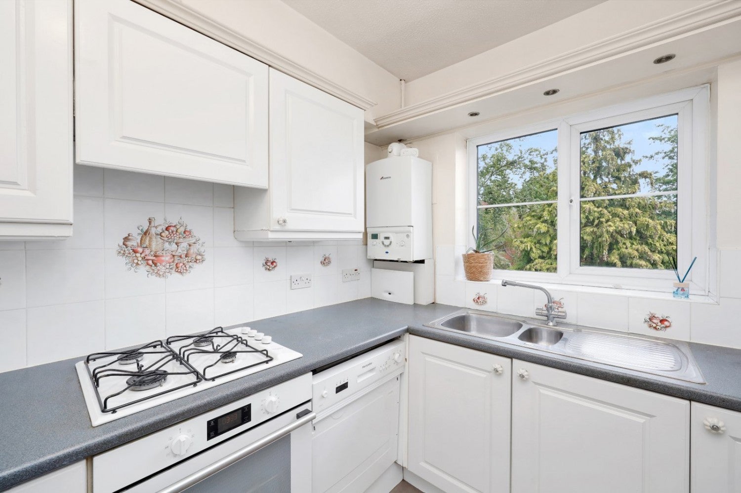 Flat Hawarden Hill in Greater London
