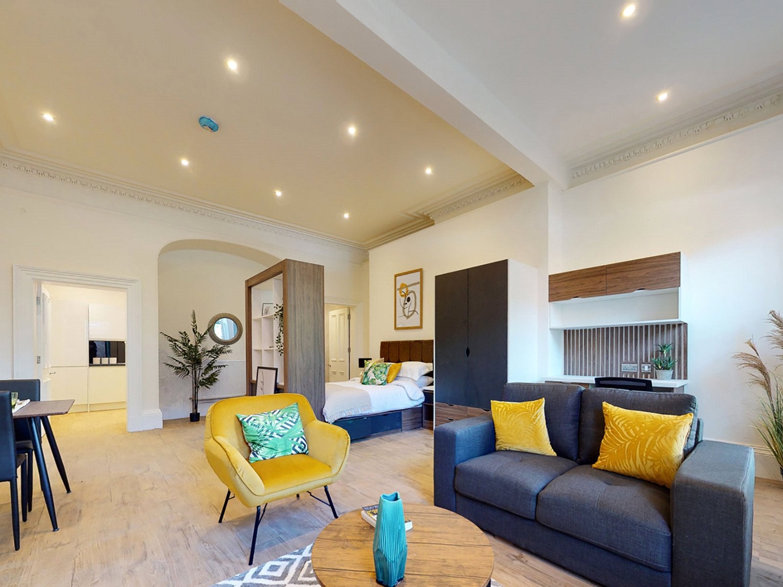 Flat Hyde Terrace in Leeds