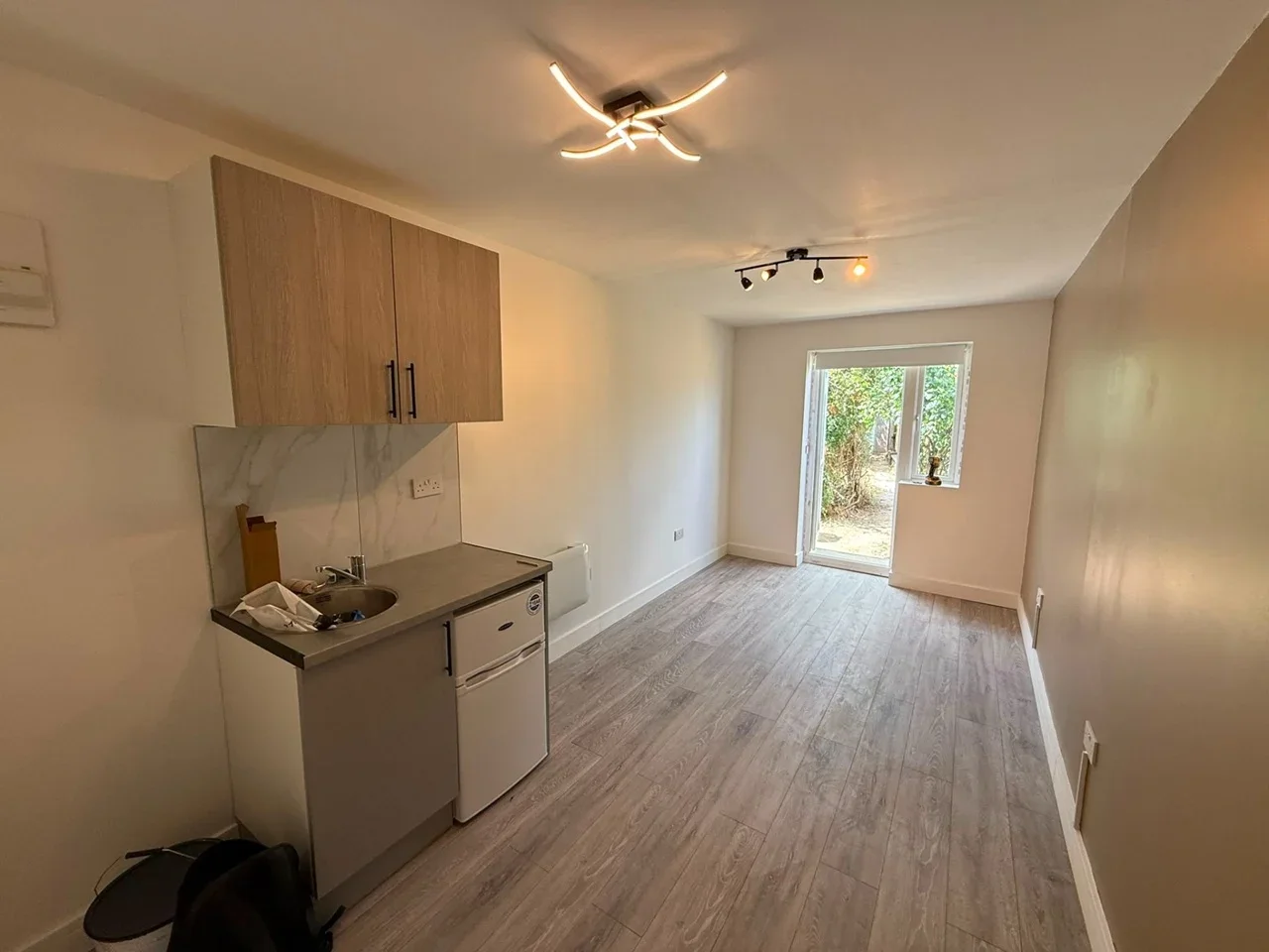 Flat Selan Gardens in Greater London