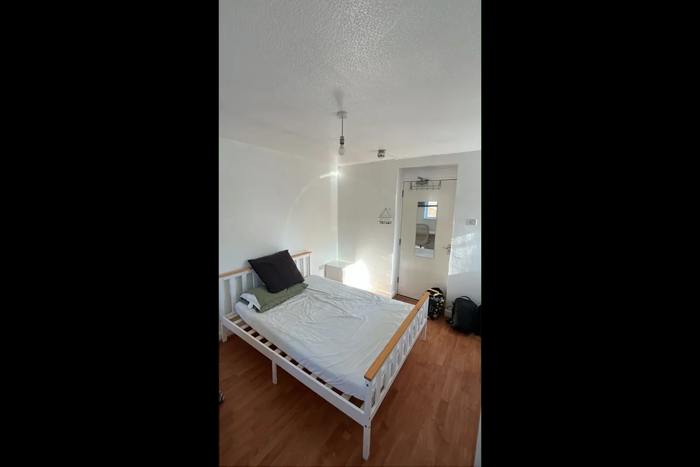Room Beech Close in Greater London