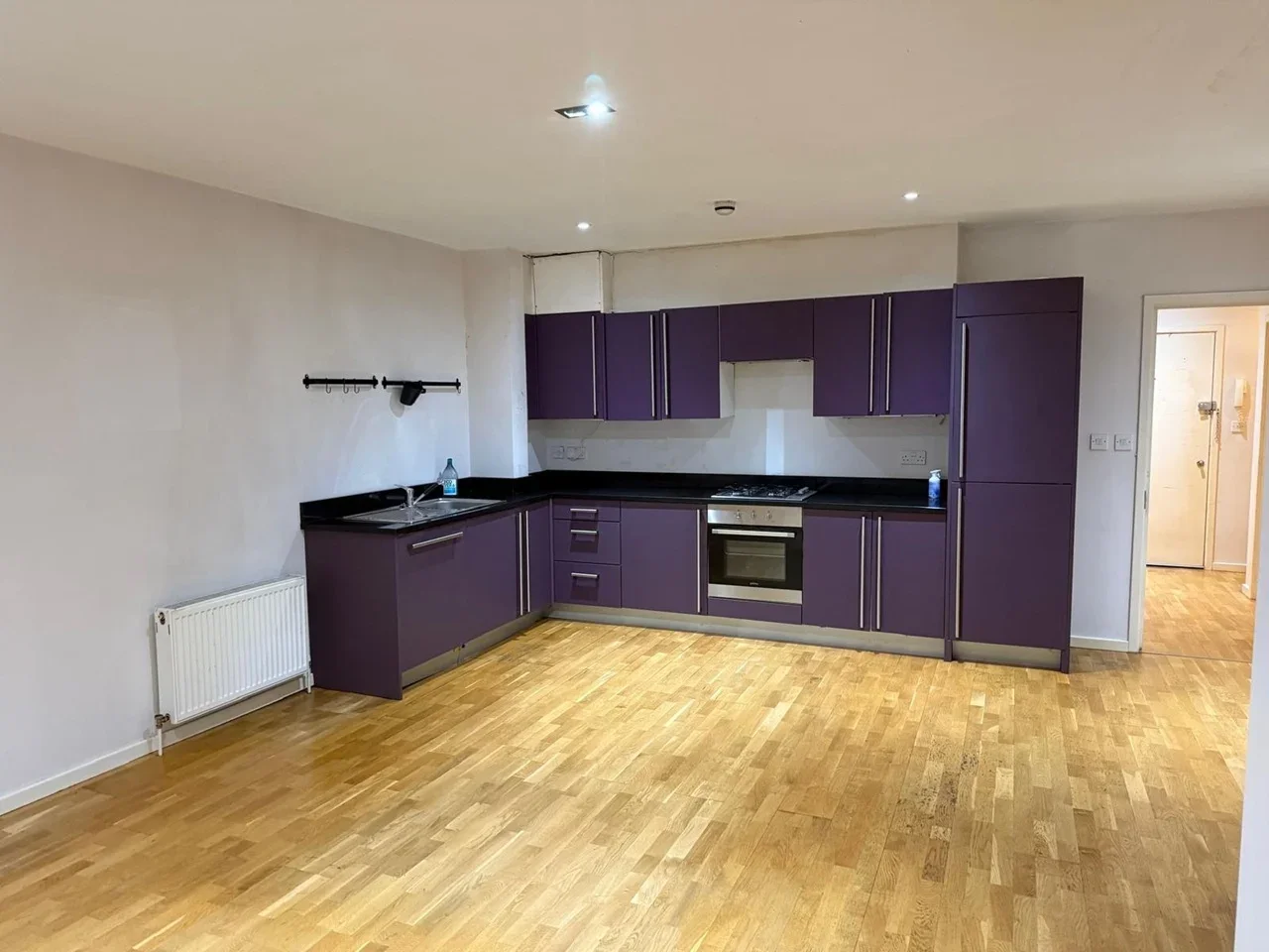 Flat Gloucester Drive in Greater London