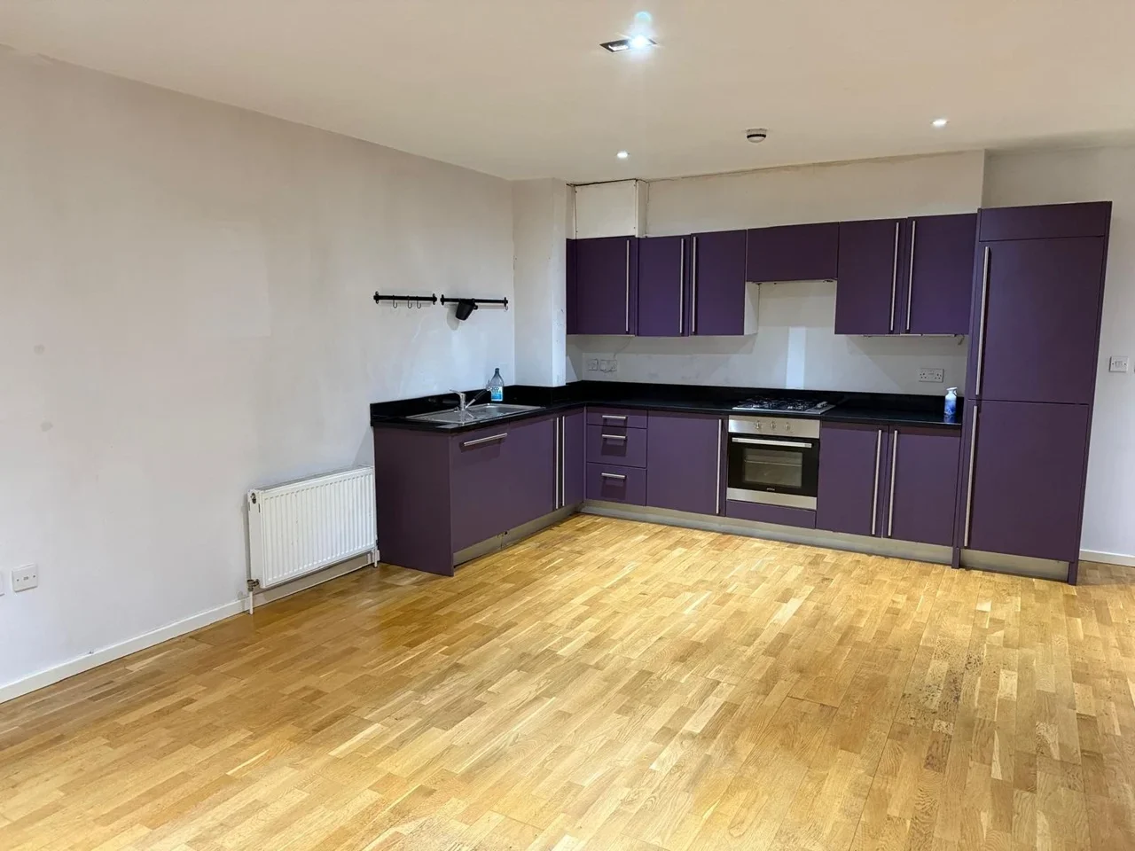 Flat Gloucester Drive in Greater London