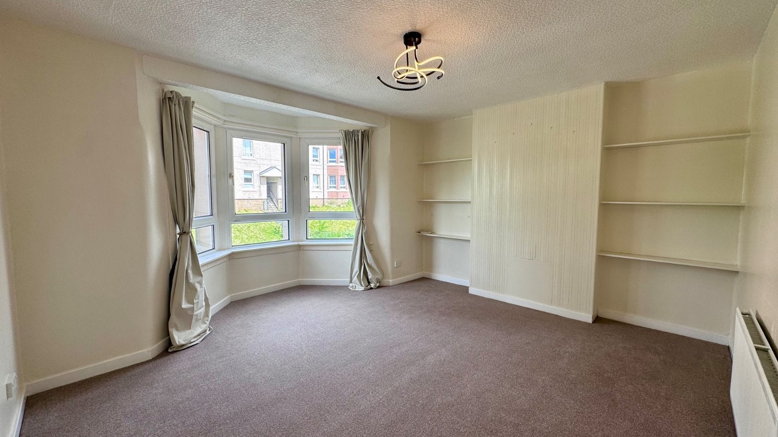 Flat Larchfield Avenue in Glasgow