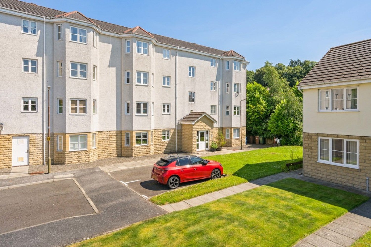 Flat Barkhill Road in Linlithgow