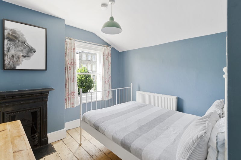 Room Sefton Park Road in Bristol