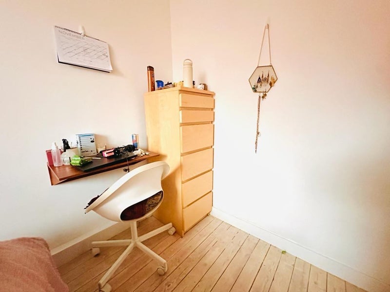 Room Mortlock Close in Greater London