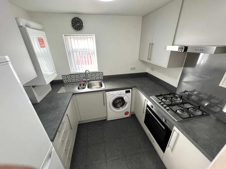 Flat Uxbridge Road in Greater London