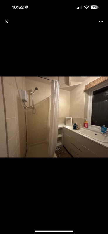 Room Maple Avenue in Bolton
