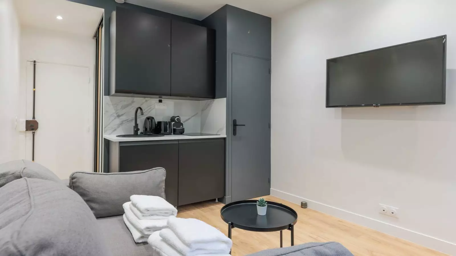Flat Rue Raynouard in Paris