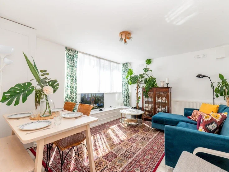 Flat Galsworthy Road in Greater London