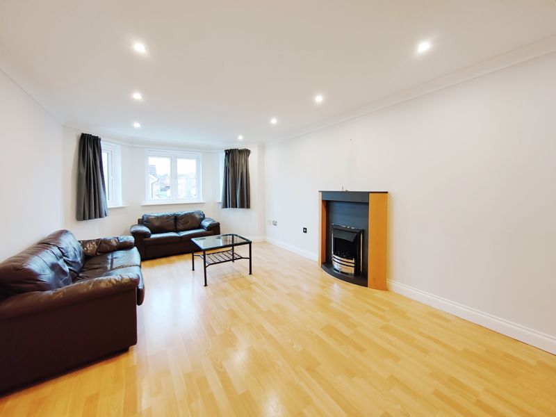 Flat Longmans Close in Carlisle