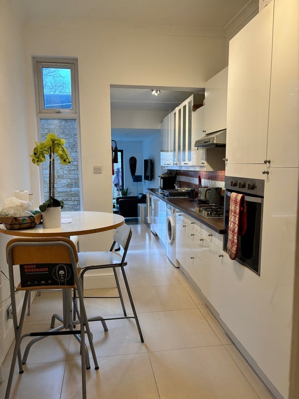 Room Maryland Road in Greater London