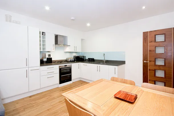 Flat Eagle Court in Greater London
