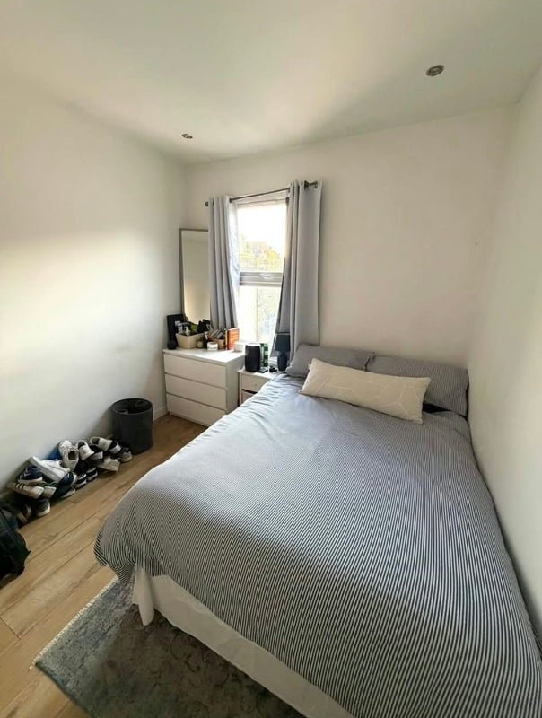 Room Moffat Road in Greater London