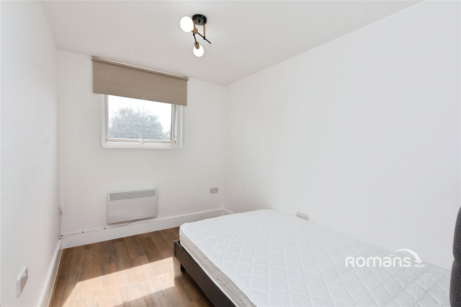Room Ash Road in Rushmoor