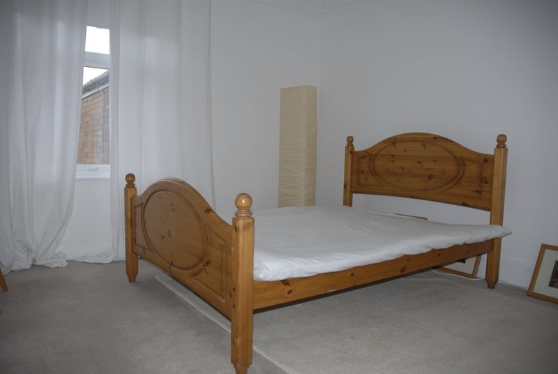 Room Severn Avenue in Weston-super-Mare
