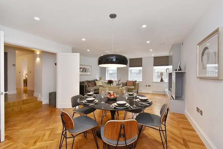 Flat Albemarle Street in City of Westminster