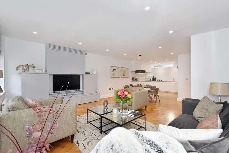 Flat Albemarle Street in City of Westminster