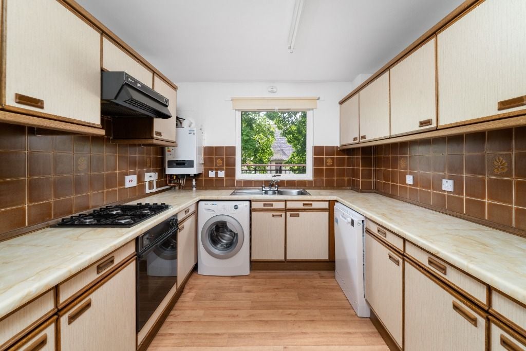 Flat Rocheid Park in City of Edinburgh