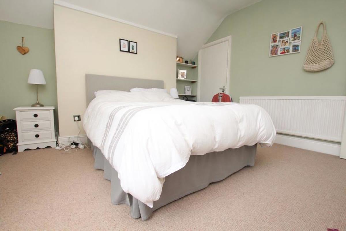 Flat Victoria Walk in Bristol
